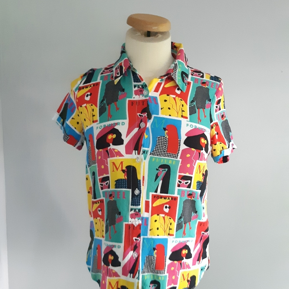 Simons short sleeve Buttons down shirt Size M